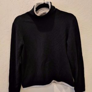 Turtle Neck Cahmere Sweater